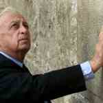 Ariel Sharon overleden, foto bij klaagmuur